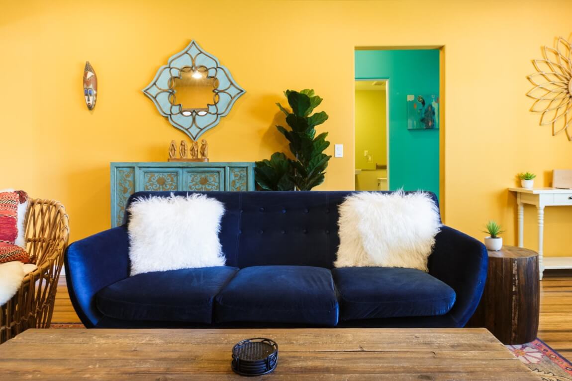 airbnb-lifestyle-couch