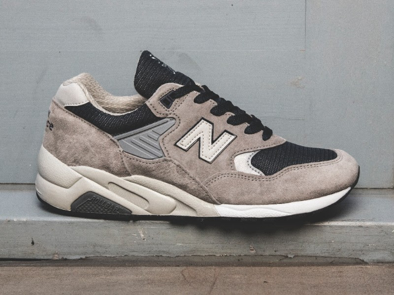 New Balance re-releast den M585