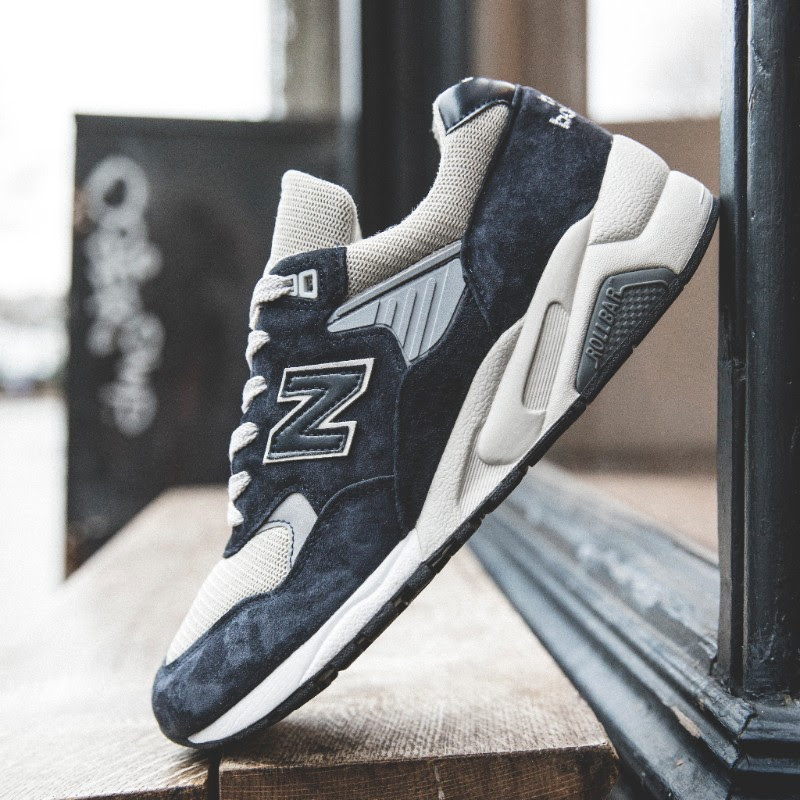 New Balance re-releast den M585